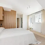Appartement Modern Flat In A Courtyard