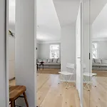 Modern Flat In A Courtyard Appartement *