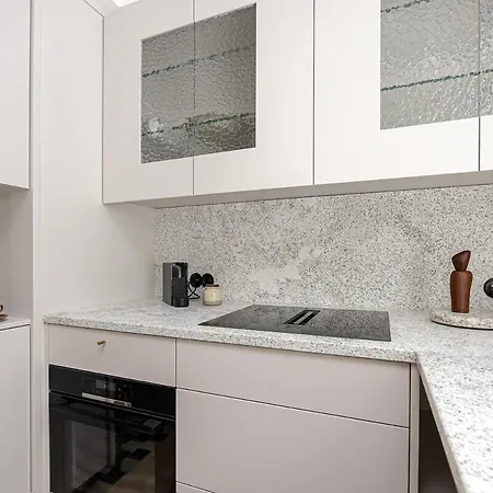 Modern Flat In A Courtyard Lejlighed