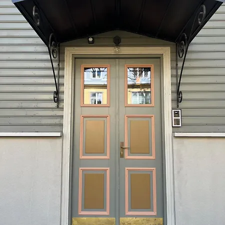 Modern Flat In A Courtyard アパート