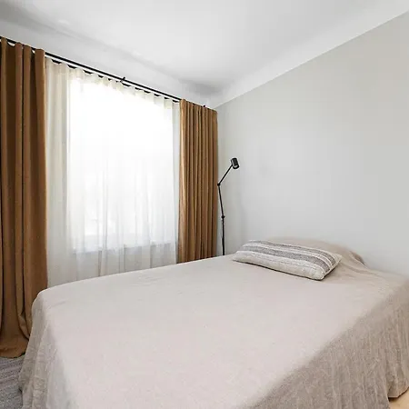 Modern Flat In A Courtyard アパート *