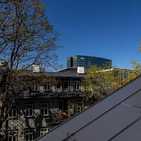 Modern Flat In A Courtyard アパート タリン
