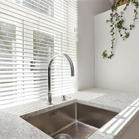 Modern Flat In A Courtyard *