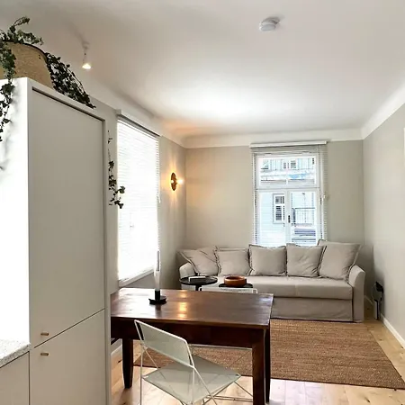 Modern Flat In A Courtyard Lejlighed *