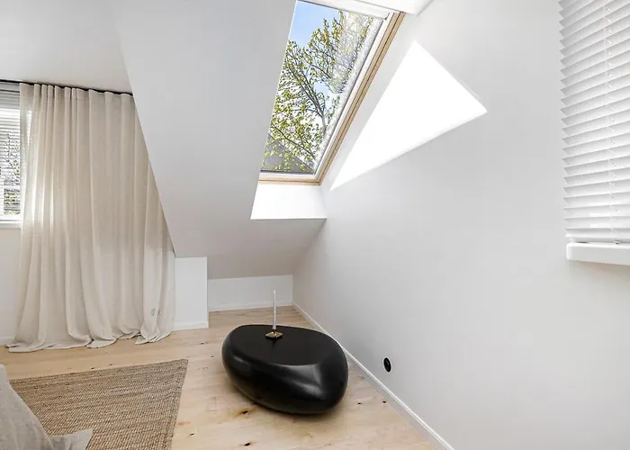 Апартаменты Modern Flat In A Courtyard Таллин