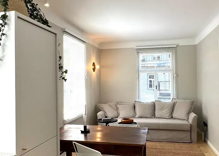 Modern Flat In A Courtyard Апартаменты *