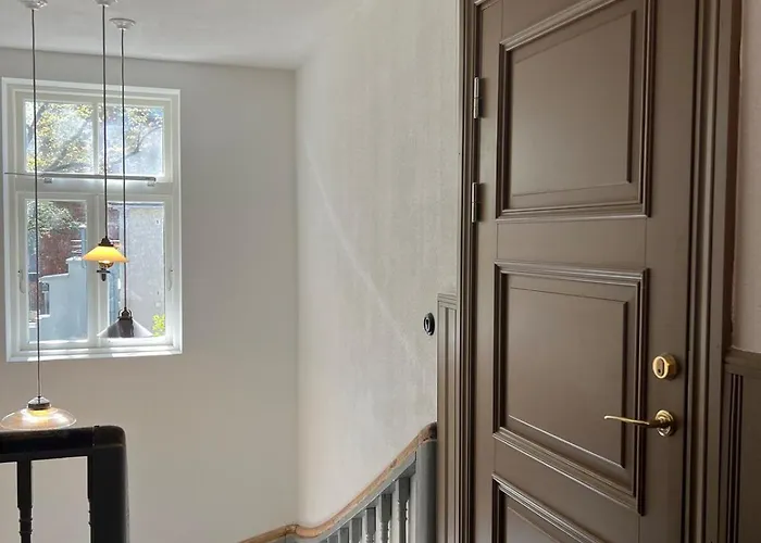 Апартаменты Modern Flat In A Courtyard *