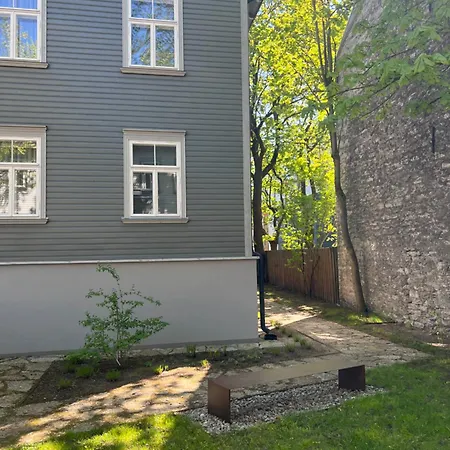 Modern Flat In A Courtyard Korter *