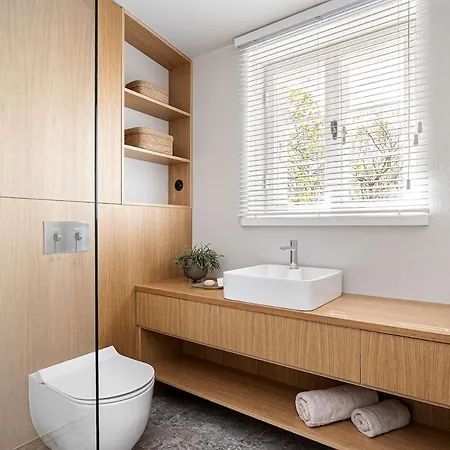 Korter Modern Flat In A Courtyard